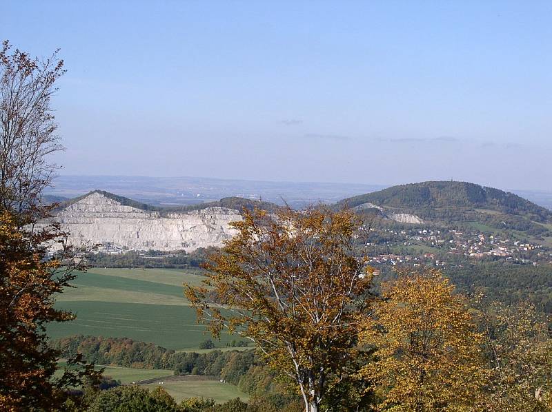 Foto č. 3. Pohled na Štramberk od Veřovic.