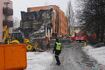 Pět mrtvých a jedenáct zraněných má na svědomí výbuch v třípodlažním domě se šesti byty na ulici 6. května ve Frenštátě pod Radhoštěm.