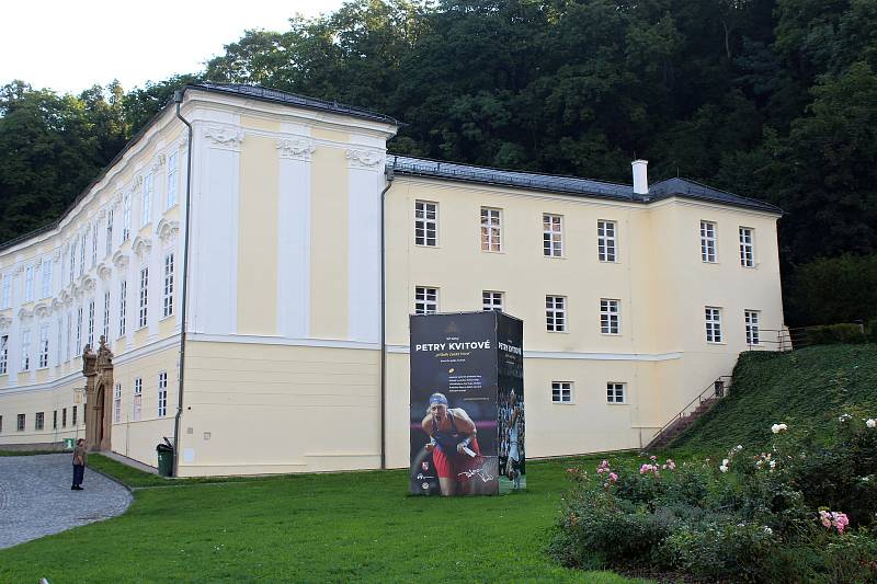 Kavárna PojďCafé v Knurrově paláci ve Fulneku přináleží k Síni slávy Petry Kvitové