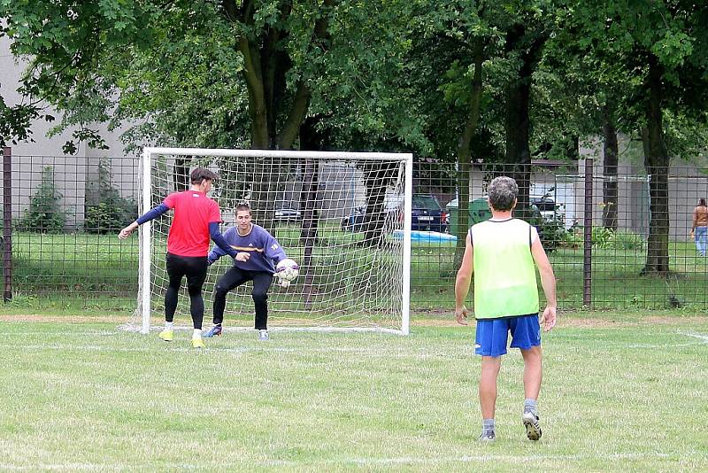 Turnaj v malé kopané, který je jako Memoriál Antonína Bůžka, se uskutečnil v sobotu 16. července v Nové Horce, místní části Studénky. 