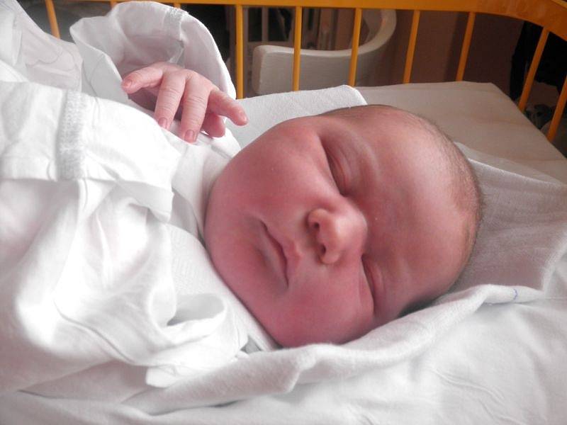 ELIŠKA VELARTOVÁ, Trnávka, 24. 7. 2014, 52 cm, 4,51 kg. Nemocnice Nový Jičín.