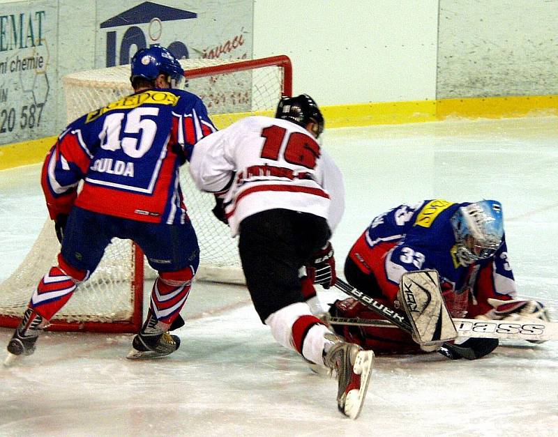 Hokejisté Nového Jičína doma prohráli s Frýdkem-Místkem.