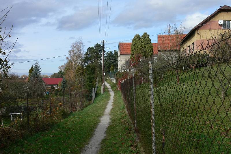 V Albrechtičkách je možné vychutnat si kouzlo uliček i krásy přírody v okolí rybníků.