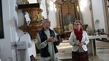 Pátrání po kryptě v kostele sv. Mikuláše v Bílovci 2. září 2022.