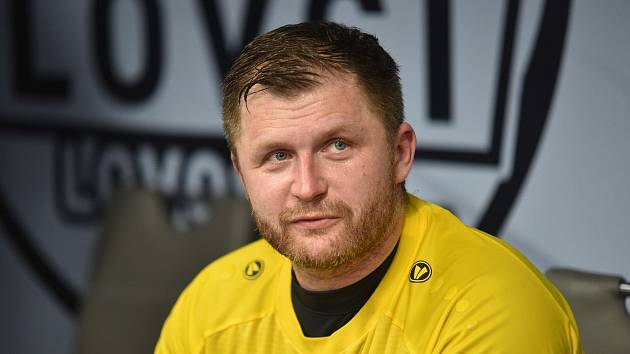 Bývalý český reprezentant Tomáš Sklenák se stal novým trenérem kopřivnických házenkářů. Fotogalerie je ze zápasu 22. kola extraligy Kopřivnice - Brno 26:25.