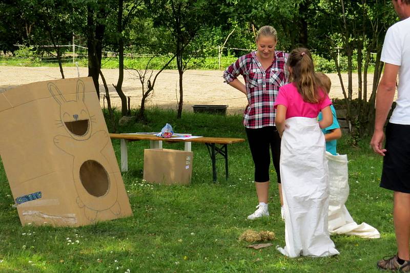 Country odpoledne u koní na Jarošově statku ve Studénce.