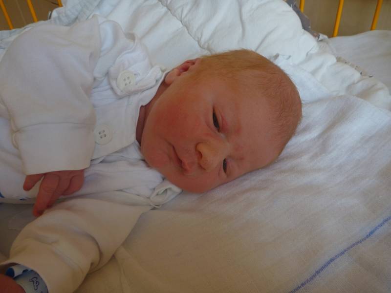 DAREK HALFAR, Nový Jičín, nar. 23. 8. 2016, 48 cm, 3,16 kg. Nemocnice Nový Jičín.