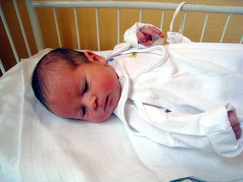 Nicolas Chappell, nar. 30. 10. 2010, 48 cm, 2,94 kg, Nový Jičín, nemocnice Nový Jičín.