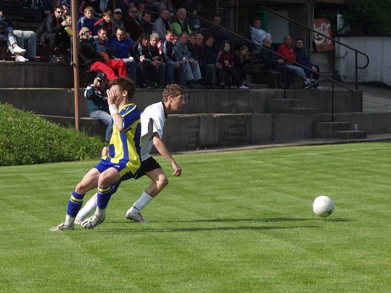 Doslova marný byl boj fotbalistů Lichnova s Lískovcem. Ten nastřílel beznadějně nejhoršímu celku krajského přeboru pět branek.