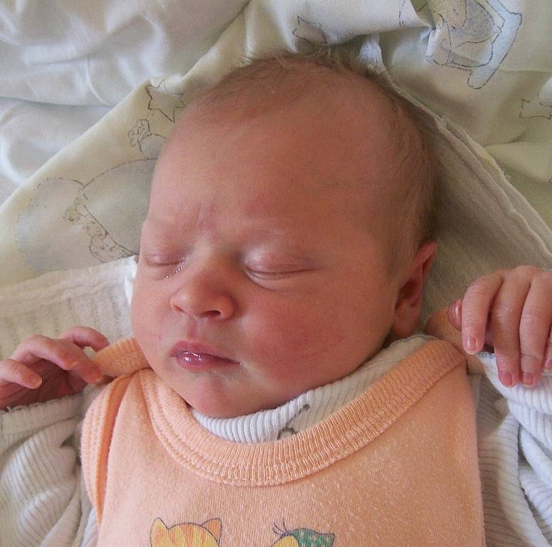 Karolína Zátopková, Vlčovice, nar. 23. 4. 2012, 47 cm, 3,20 kg. Nemocnice Frýdek-Místek.