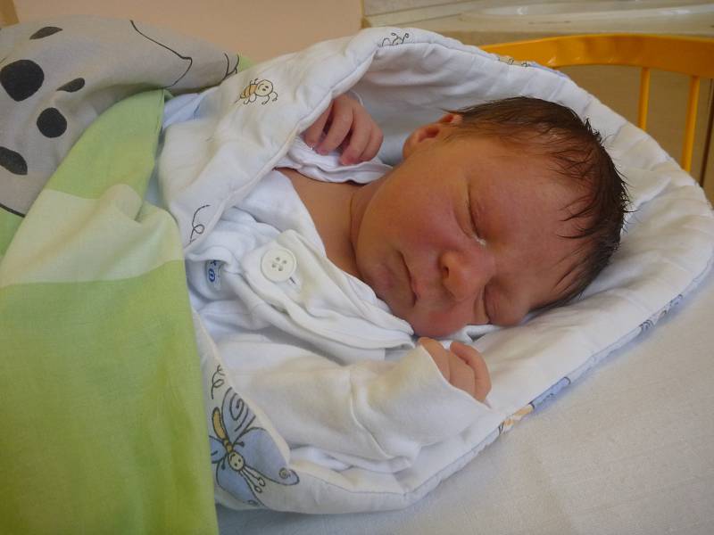 JAN BARTOŇ, Hodslavice, nar. 14. 2. 2016, 50 cm, 3,34 kg. Nemocnice Nový Jičín. 