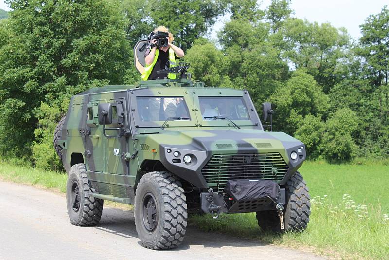 Snímek z představení bojových vozidel vyráběných  šenovským podnikem VOP CZ ve spolupráci se společností NIMR Automotive.