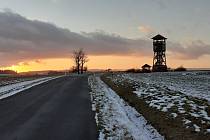 Takto to vypadalo v úterý 18. ledna 2022 v pozdním odpoledni na rozhledně v Pohoři u Oder.