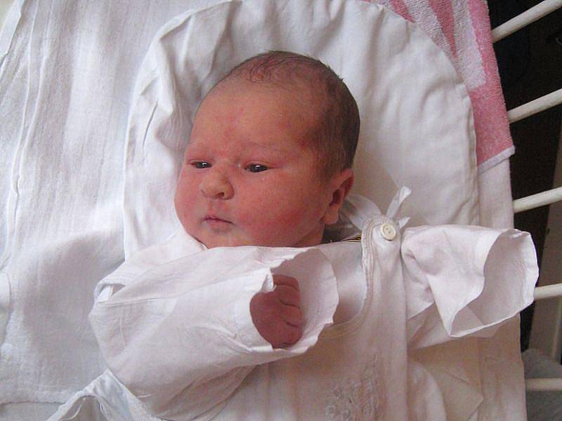 Burečková Sofie, nar. 6. 7. 2010, 49 cm, 3,07 kg, Studénka, nemocnice Nový Jičín.