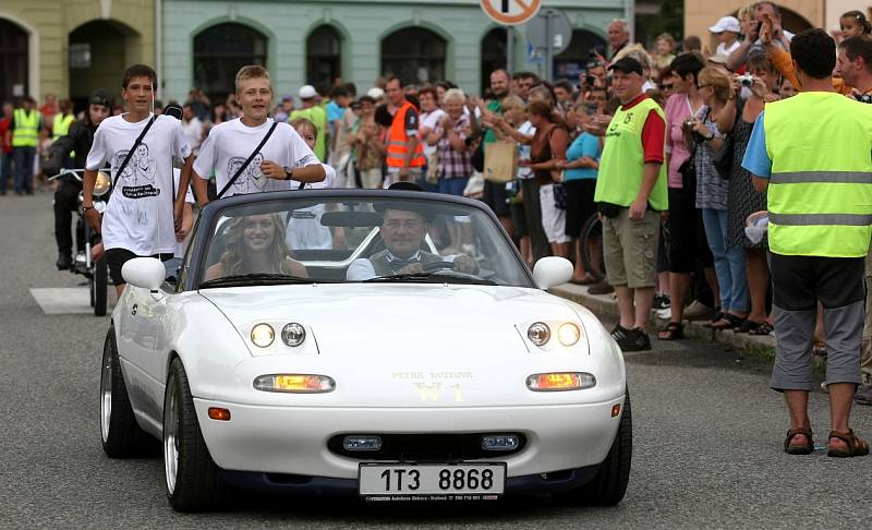 Takto vypadal příjezd Petry Kvitové do rodného města v roce 2011.