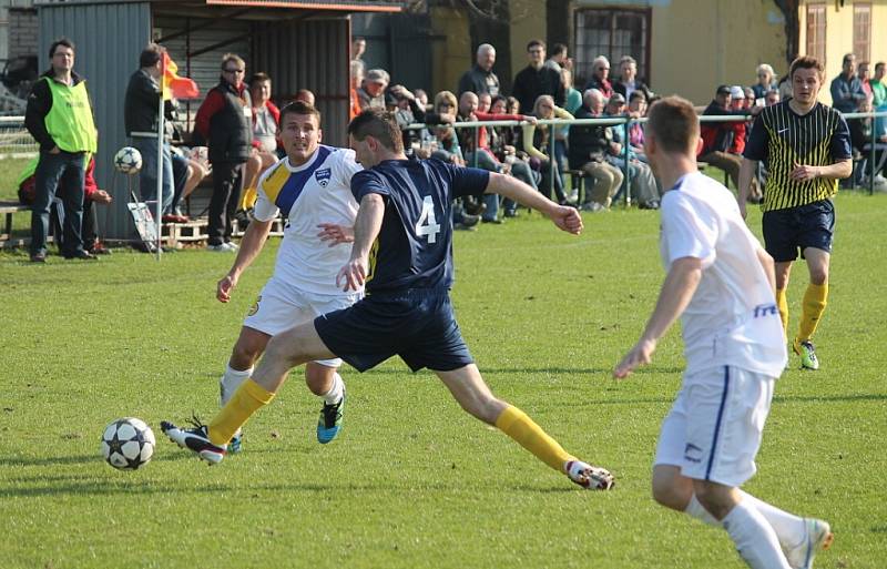 Fotbalisté Beskydu oslavili v nových dresech druhé vítězství v sezoně. Slavkov porazili 2:1 a přiblížili se mu na rozdíl dvou bodů.