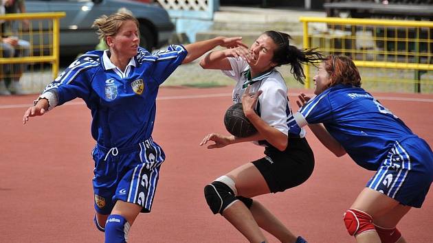 Národní házenkářky SK Studénka skončily na kvalifikačním turnaji na druhém místě, a zajistily si tak ligovou příslušnost i pro příští rok.