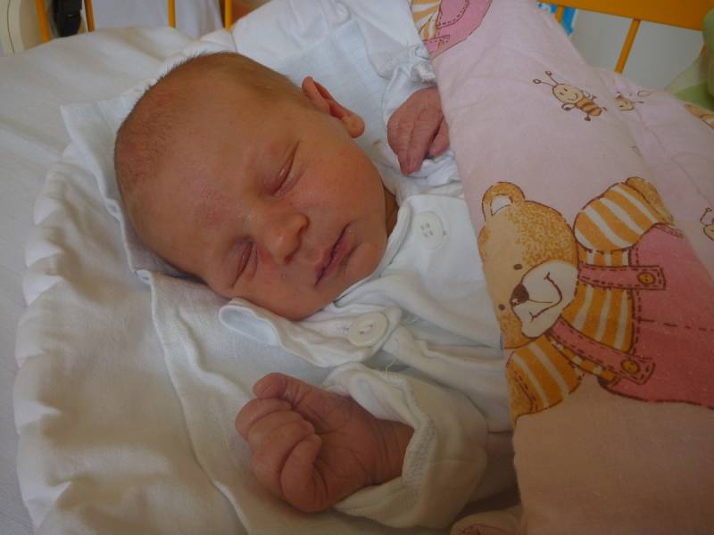 ELENA TOMANOVÁ, Studénka, nar. 9. 11. 2016, 45 cm, 2,82 kg. Nemocnice Nový Jičín. 