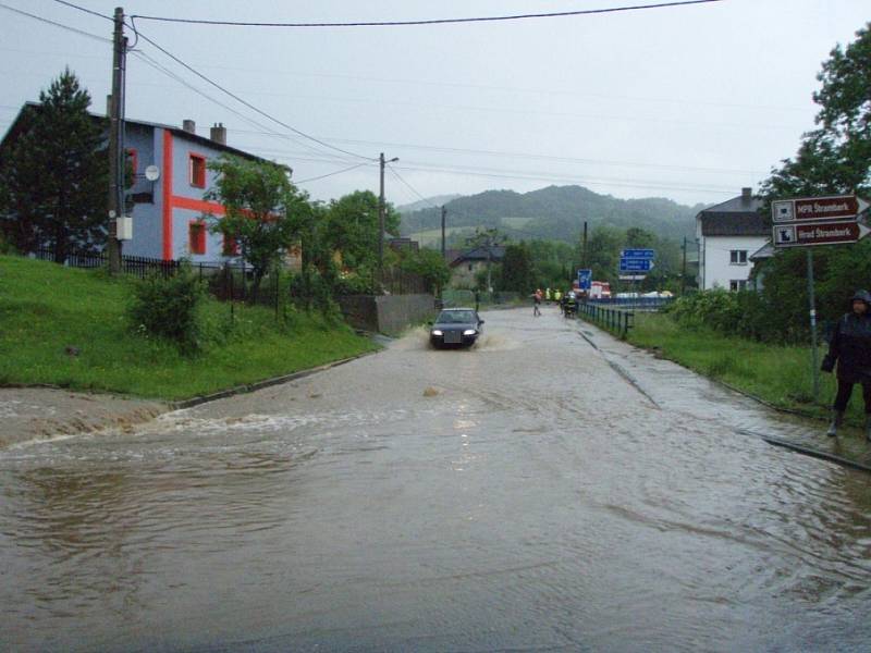 Následky přívalových dešťů na Novojičínsku. Mořkov. 