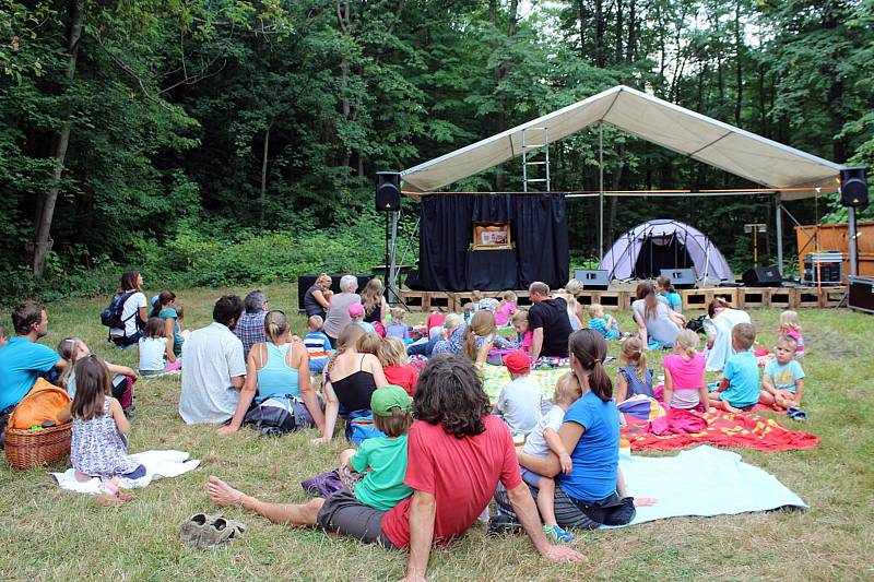 Na festivalu Paseka, který se uskutečnil v Trojanovicích v areálu Lesní školky na pasece, se dobře bavili malí i velcí.