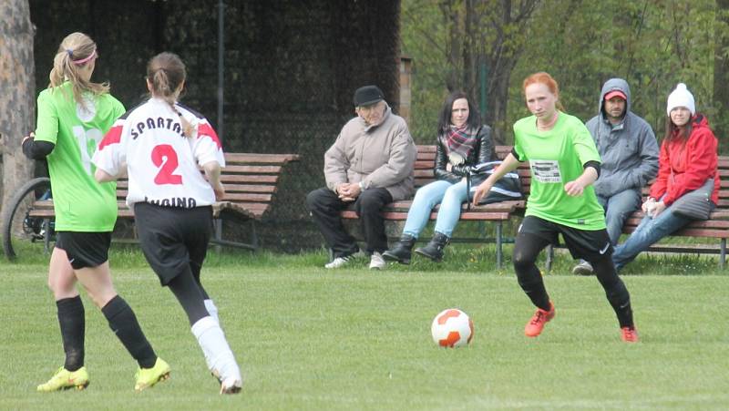 Šestnácté kolo Moravskoslezské divize žen, sk. A, nabídlo derby mezi druhou Lubinou a čtvrtými Veřovicemi. 