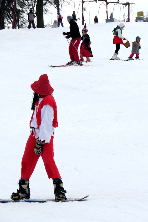 OBRAZEM: Sjezdovku zaplnily masky na lyžích - Novojičínský deník