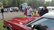Podzimní setkání milovníků amerických automobilů, pořádané Klubem US cars, se uskutečnilo od pátku 12. do neděle 14. září v autokempu v Jerlochovicích u Fulneku. 