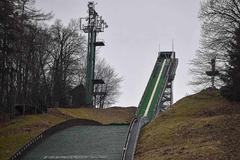 Skokanský areál Jiřího Rašky ve Frenštátě pod Radhoštěm.