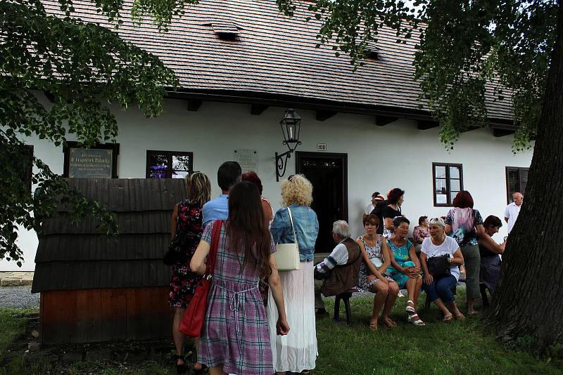 Novou expozici v otevřeli v sobotu 9. června v rodném domě Františka Palackého v Hodslavicích při příležitosti 220. výročí jeho narození.
