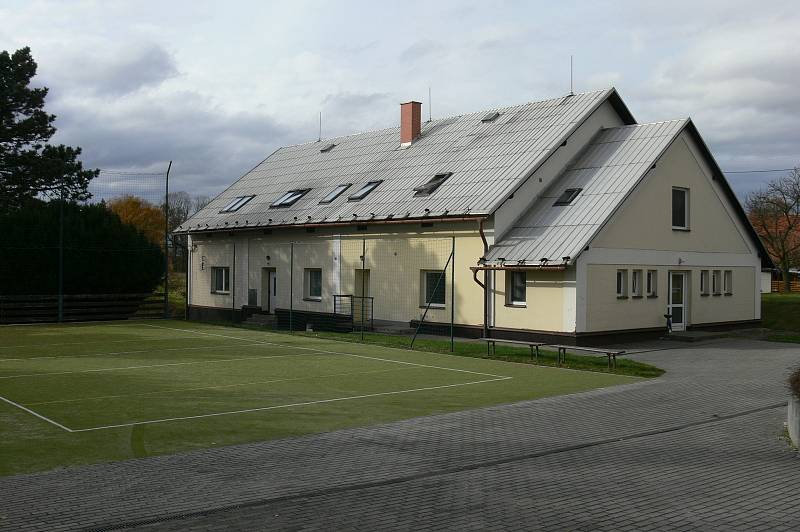 V Albrechtičkách je možné vychutnat si kouzlo uliček i krásy přírody v okolí rybníků.