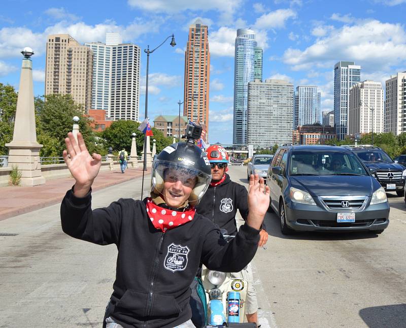 Expedice Pionýrem po Route 66. Tři nadšenci za necelý měsíc projeli legendární cestu vedoucí napříč USA.