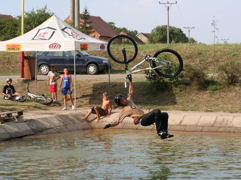 Sudoměřický cyklovečer bavil i počtvrté