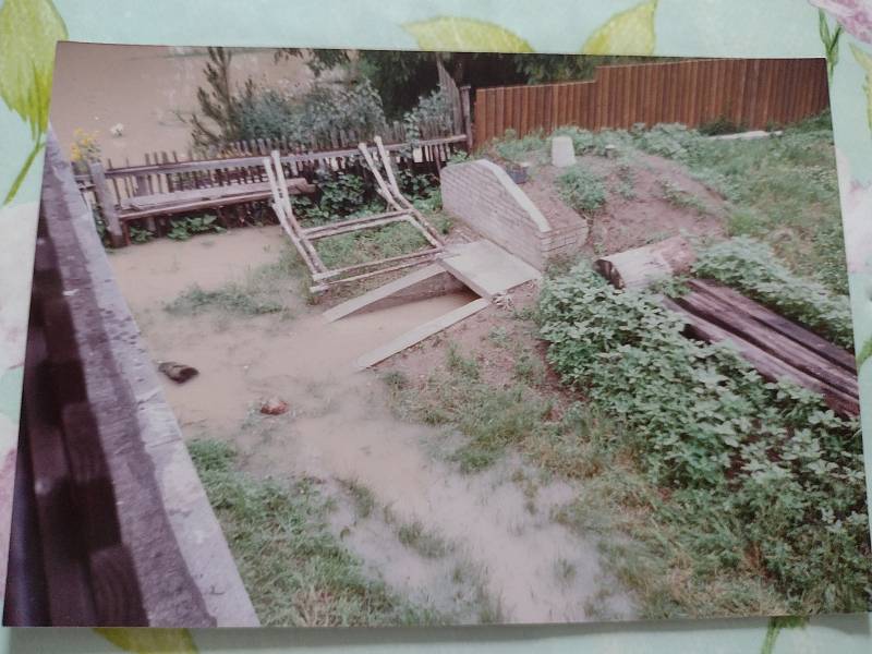 Povodeň 1997 u Neduchalů v Rohatci, v domě a jeho okolí.