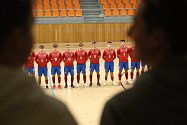 Mladí futsalisté Česka do 19 let (červené dresy) porazili v úterním přípravném zápase sousední Slovensko 4:0.