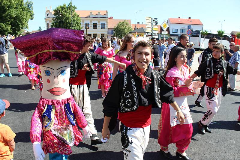 Mezinárodní folklorní festival Strážnice 2017, průvod městem.