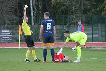 Hodonínští fotbalisté (v červeném) porazili 2:0 Hranice.