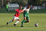 Fotbalisté třetiligového Uherského Brodu (červené dresy) v předkolo MOL Cupu zdolali divizní Bzenec 3:1.