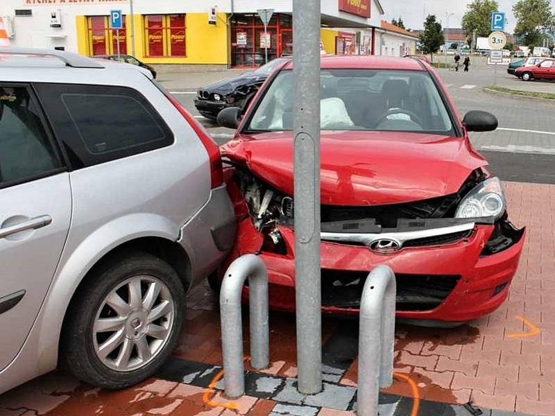 Mladík zavinil hromadnou nehodu, byl pod vlivem marihuany