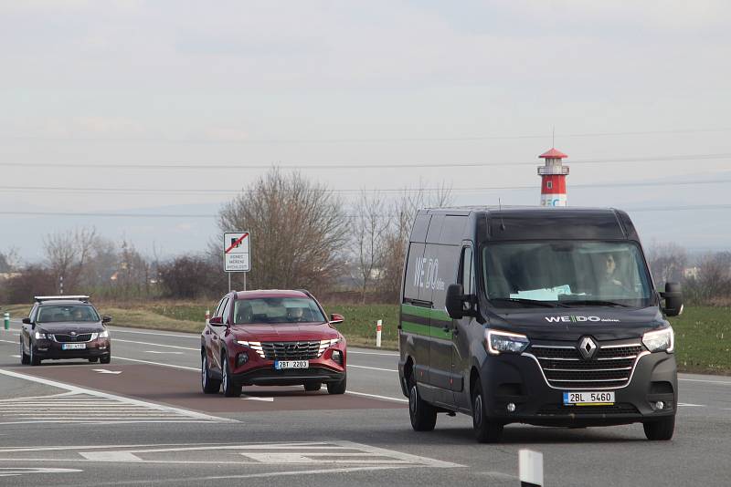 Situace na pánovské křižovatce tři týdny před začátkem chystané přestavby na okružní.