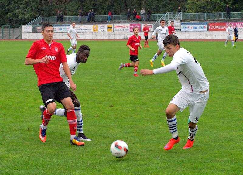 Fotbalisté Hodonína (v červených dresech) hráli v sedmém kole MSFL s brněnskou Líšní bez branek.