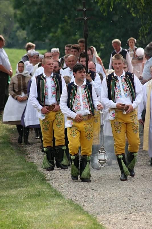 Cyrilometodějskou bohoslužbu na mikulčické akropoli vedl kardinál Miloslav Vlk. Ten připomněl také to, že za rok se bude oslavovat již 1250. výročí příchodu Cyrila a Metoděje.