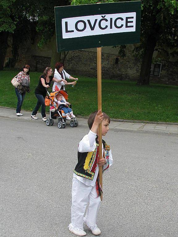 Pohoda a úsměvy. To je vždy vidět při festivalu Májová veselice ve Ždánicích. Z účastníků na rozdíl od jiných festivalů regionu dýchá především uvolněnost spíše než snaha po špičkových výkonech na podiu.