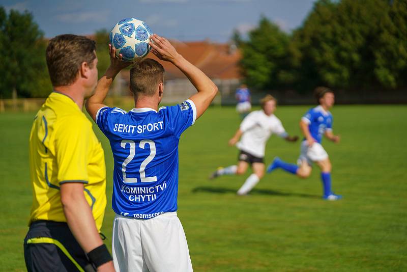 Fotbalisté rezervy Dubňan (v bílých dresech) si ve finále Okresního poháru poradili s Vlkoší.