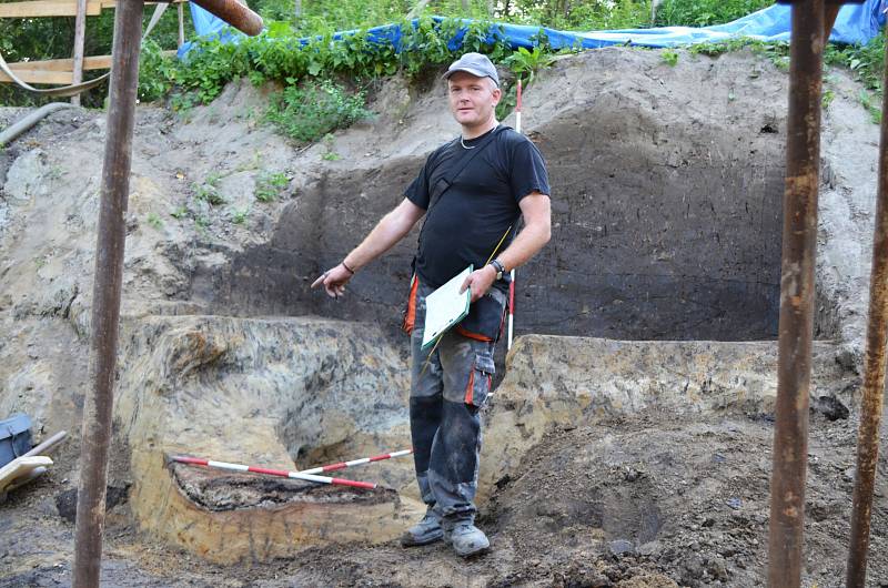 Archeologický záchranný výzkum u josefovského rybníku.