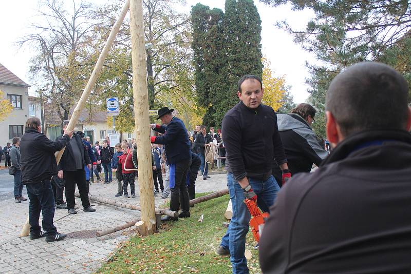 Páteční zahájení letošních hodů v Hroznové Lhotě.