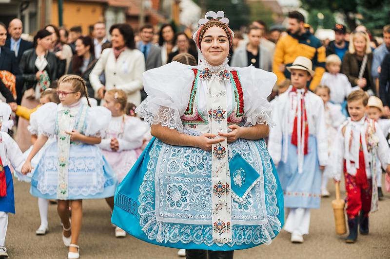 Při hodech v Dolních Bojanovicích měli chlapci i děvčata z místní chasy na starosti zábavu.