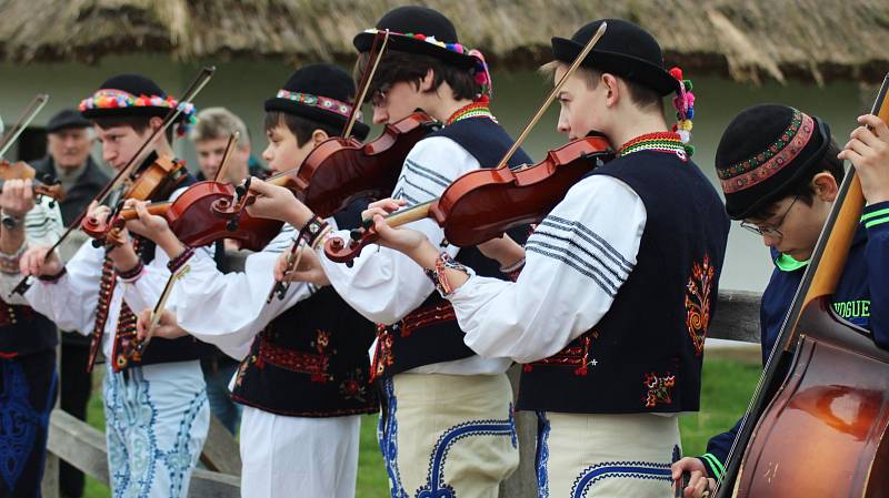 Pořad Národního ústavu lidové kultury Velikonoce ve skanzenu.