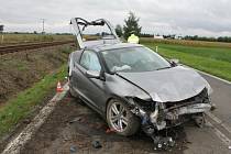 Dopravní nehoda u Vlkoše skončila v neděli středně těžkým zraněním řidiče.