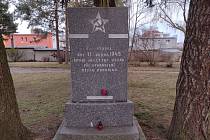 Opět stojící památník upomínající na událost z jara 1945, kdy v Hodoníně stanul první sovětský voják při osvobození města.