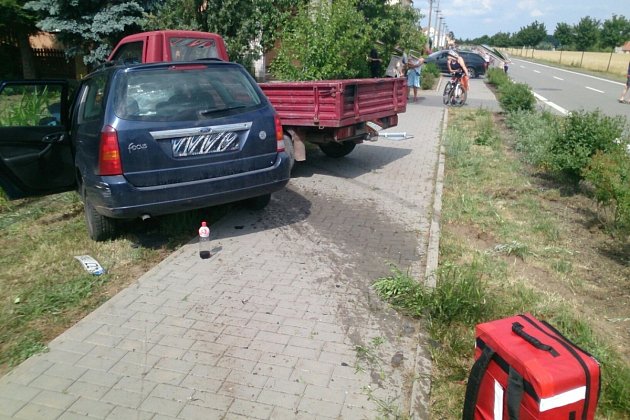 Nehoda dodávky a osobního auta v Moravském Písku.